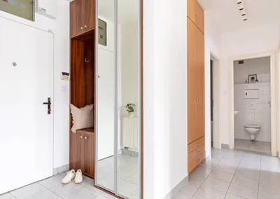 home staging eladásra felkészített ingatlan előszoba